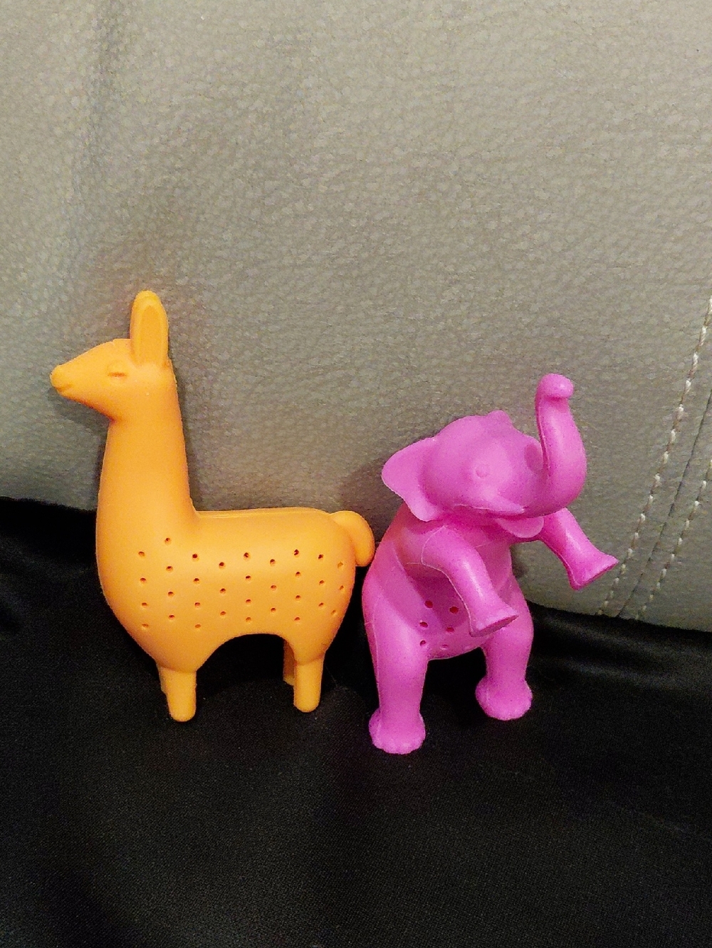 TEA CUP SOAKERS LAMA & ELEPHANT - Picture 5 of 5